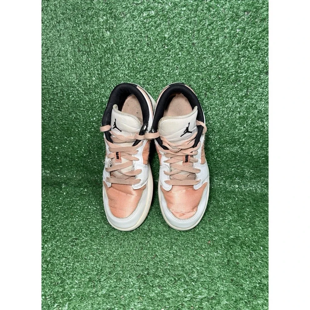 Nike Air Jordan 1 Women Size 5.5 Boys 4Y Beige Low Top Basketball Shoes Sneakers